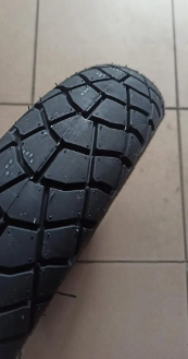 Покришка 3.50-10 безкамерна на скутер Делі S-219 Індонезія