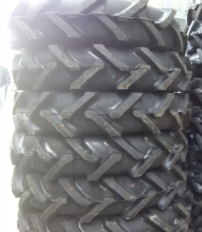 Покришка на мінітрактор 5.50-16 з камерою Ф-122 Росава