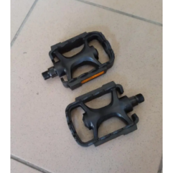 Педалі пластикові на велосипед