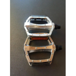 Педалі на велосипед 