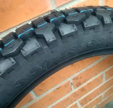 Покришка 3.50-18 на мотоцикл Иж Ява Чезет Casumina В'єтнам СА-147Е шипована