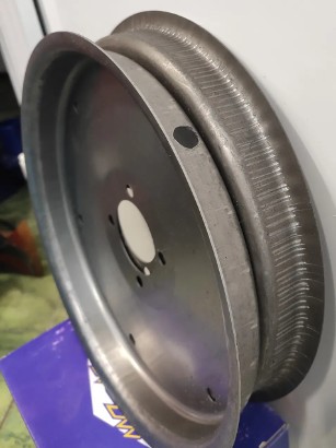 Диск 4.00-10 до будівельної тачки з двох частин