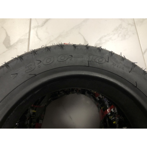 Покришка на скутер 3.00-10 з камерою Тайвань шипована