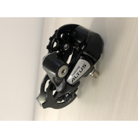Задній перемикач Shimano Altus RD-M310 