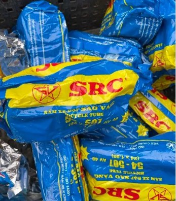 Камера 3.00-10 на скутер виробник В'єтнам гнутий вентиль