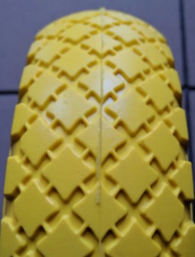 Колесо в зборі Безкамерне 3.00-4 на тачку з пінополіуретан під вісь 20 мм