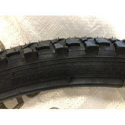 Покришка 26*2.125 шипована на велосипед