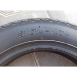 Резина на скутер 3.00-10 безкамерна покришка 