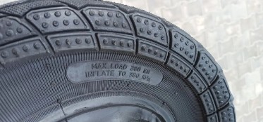 Покришка з камерою 3.00-8 на тачку 8 PR посилена 