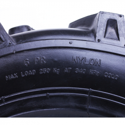 Покришка з камерою 4.00*12 "ялинка" 5,8 кг