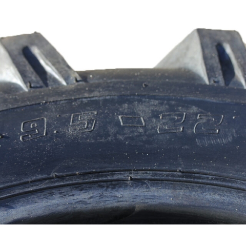 Покришка з камерою 9.50*22 "ялинка" 30,85 кг