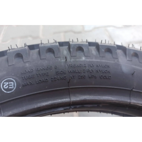 Покришка 3.50-18 В'єтнам SRC-546 6 PR до мотоцикла шипована