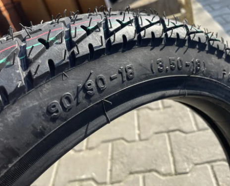 Покришка 90/90-18 (3.50-18) на мотоцикл Иж В'єтнам Casumina CA130A 
