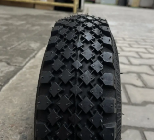 Покришка 4.00-4 на тачку візок фірми Compass