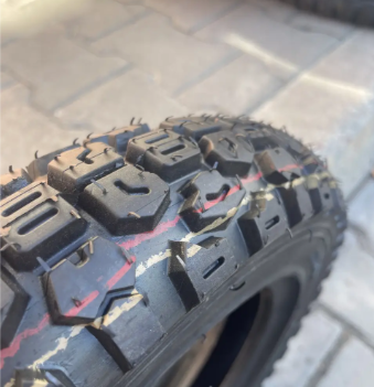 Покришка шипована 3.00-10 безкамерка на скутер Хонда 