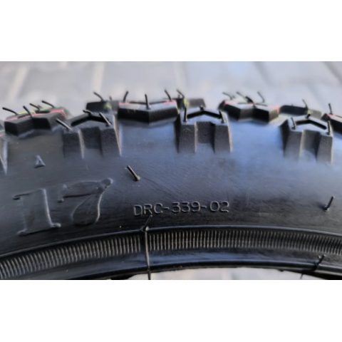Шина на мотоцикл 2.50-17 DRC-339 В'єтнам SRC 6 PR шипована