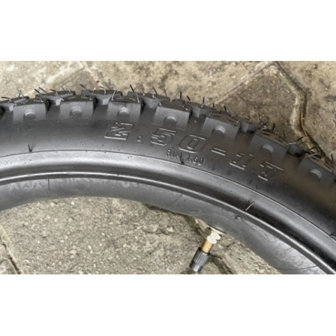 Покришка 2.50-17 з камерою Тайвань SC-335 шипована на мотоцикл Альфа Дельта