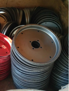 Диск 4.00-10 до будівельної тачки з двох частин