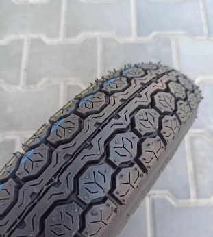 Покришка на скутер 3.00-10 безкамерна COMPASS 