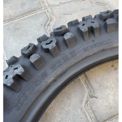 Скат з камерою 3.50-18 на мотоцикл Іж KI-914 шипована Кросова