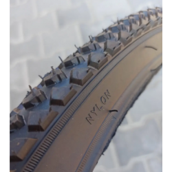 Велошина 28*1.75 (47-622) шипована на звичайний велосипед