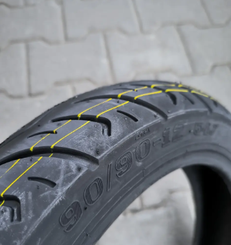 Покришка 90.90-12 безкамерна на скутер Casumina В'єтнам