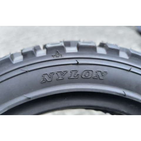 Покришка шипована 3.00-10 безкамерка на скутер Хонда 