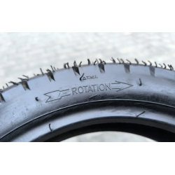 Безкамерна шина 90.90-12 на скутер з протектором