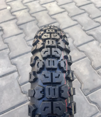 Покришка шипована 3.00-10 безкамерка на скутер Хонда 