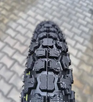 Шина з камерою 3.50-18 GАМА для мотоцикла Іж Юпитер Ява шипована