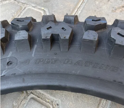 Скат з камерою 3.50-18 на мотоцикл Іж KI-914 шипована Кросова