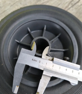 Колесо 200 мм до бетономішалки пластмасове під вісь 25 мм