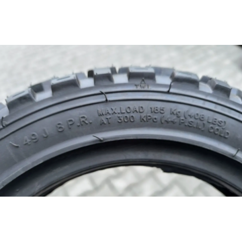 Покришка шипована 3.00-10 безкамерка на скутер Хонда 