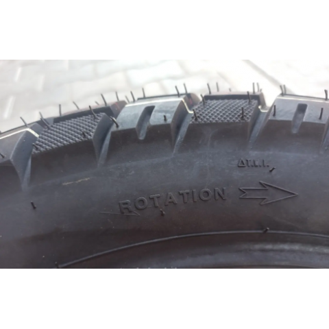 Покришка з камерою 3.50-18 на мотоцикл Іж Ява Юпитер Зубатий протектор