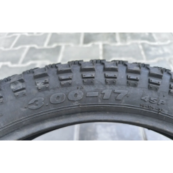 Покришка 3.00-17 Вживана на мотоцикл Альфу Дельту Мустанг шипована