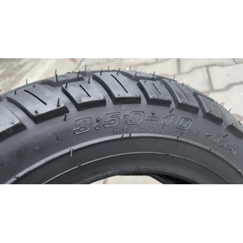 Шина на скутер 3.50-10 з камерою Тайвань шипована SC-TYRE-124