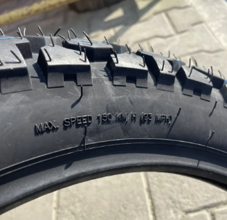 Покришка 3.50-18 на мотоцикл Иж Ява Чезет Casumina В'єтнам СА-147Е шипована