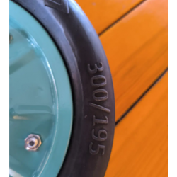 Колесо безкамерне для тачки 300 мм під вісь 20 мм в зборі гусматік