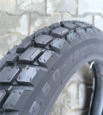 Покришка з камерою 3.50-18 UB-083 напівшип для мотоцикла