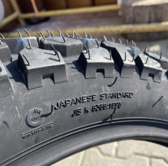 Покришка 3.50-18 на мотоцикл Иж Ява Чезет Casumina В'єтнам СА-147Е шипована