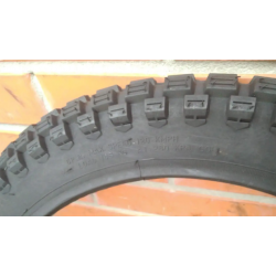 Шина 2.50-16 з камерою для мотоцикла Карпати шипована