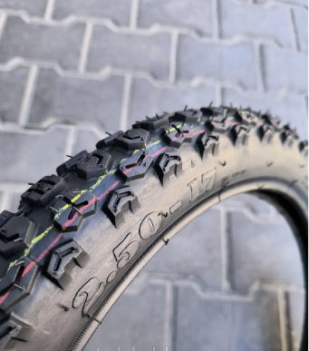 Шина на мотоцикл 2.50-17 DRC-339 В'єтнам SRC 6 PR шипована