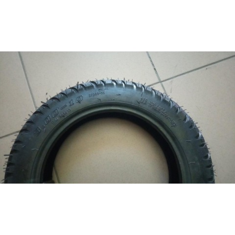 Мотошина безкамерна 3.00-10 (80/90-10) трасова на скутер Хонда Сузукі Ямаха