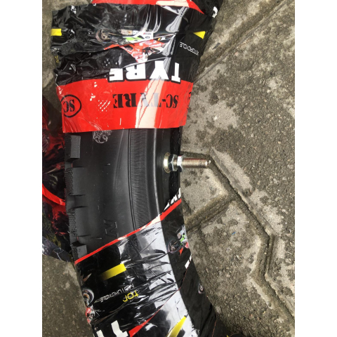 Покришка з камерою 3.00-18 для мотоцикла Минск шипована