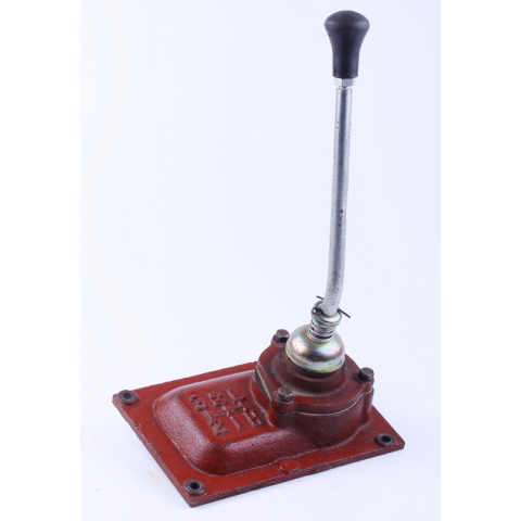 Важіль перемикання передач в зборі з кришкою корпусу Xingtai 120/220