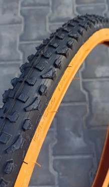 Велошина 26*1.95 шипована В'єтнам