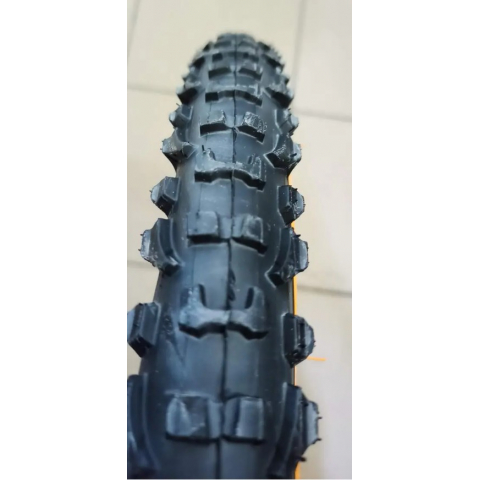 Велошина 26*1.95 шипована В'єтнам