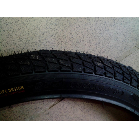 Велосипедна шина 18*1.75 дорожній протектор