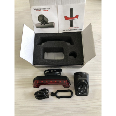 Задній стоп із поворотниками бездротовий для велосипеда Bike Horn Taillight