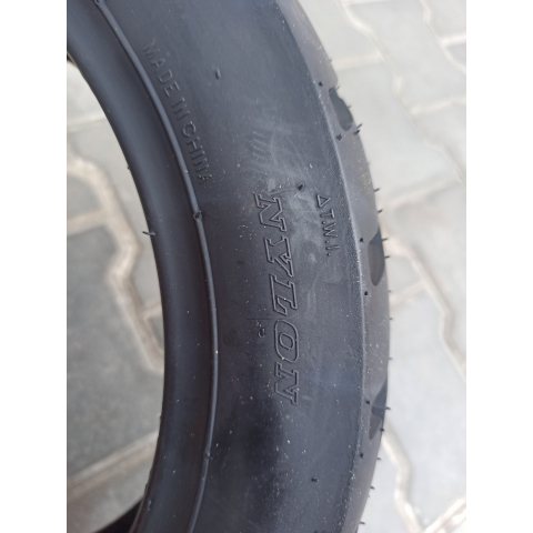 Покришка 120.70-12 фірми TYNSONG безкамерна на скутер